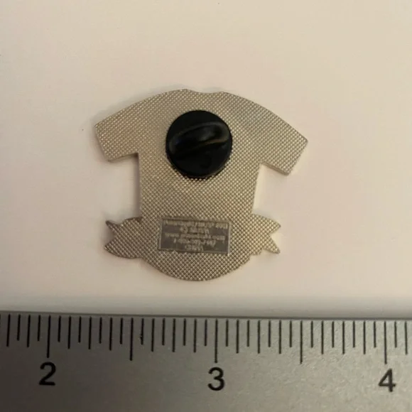 Seattle Mariners Ichiro Jersey Pin - Picture 4 of 4